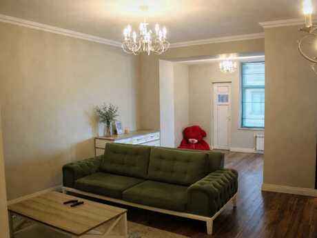 Elan №6412843 - Bakı, Səbail r., 2 otaqlı, 75 m², 6/9 mərtəbə