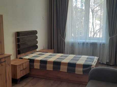 Elan №6412923 - Bakı, İçəri Şəhər m., 4 otaqlı, 130 m², 3/5 mərtəbə