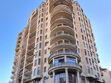 4-комн. · 217 m² · 4/17 этаж, İçəri Şəhər