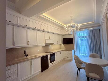 Kirayə 4 otaqlı mənzil, 220 m², Ağ şəhər: 5 999 ₼/ay 4