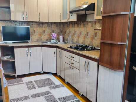Kirayə 4 otaqlı mənzil, 90 m², Badamdar: 750 ₼/ay 2
