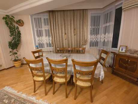 4-комнатная квартира, 150 м², 28 May: 490 000 ₼ 2