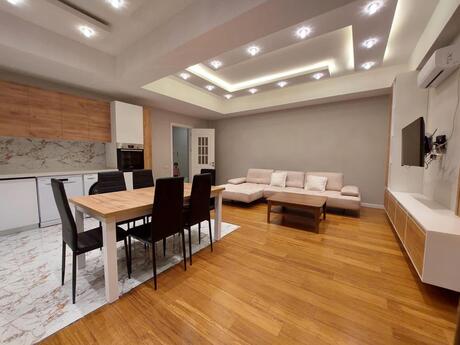 Elan №6413245 - Bakı, Nizami m., 3 otaqlı, 130 m², 2/17 mərtəbə