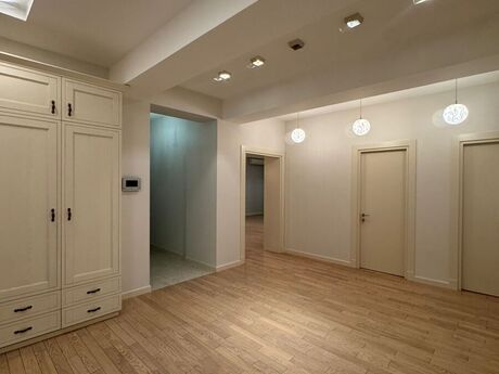 4 otaqlı mənzil, 210 m², İnşaatçılar: 470 000 ₼ 3