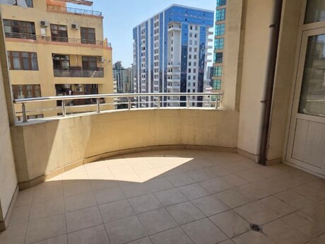 Elan №6413383 - Bakı, 28 May m., 4 otaqlı, 200 m², 11/20 mərtəbə
