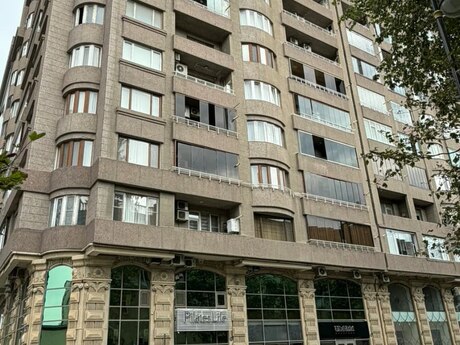4 otaqlı mənzil, 180 m², 28 May: 650 000 ₼ 4