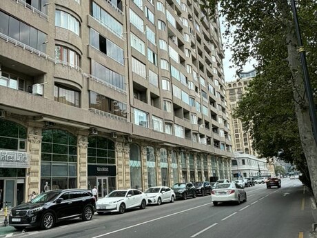 4 otaqlı mənzil, 180 m², 28 May: 650 000 ₼ 3