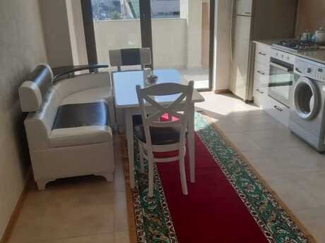 3-room apartment for rent, 135 m², Nəriman Nərimanov: 1 250 ₼/mo 5