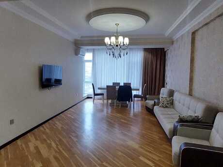 Kirayə 3 otaqlı mənzil, 130 m², Şah İsmayıl Xətai: 1 300 ₼/ay 2