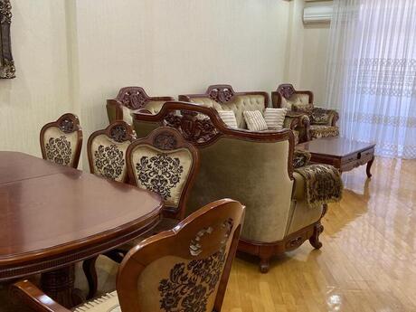 Аренда: 4-комнатная квартира, 225 м², Elmlər Akademiyası: 1 300 ₼/мес 2