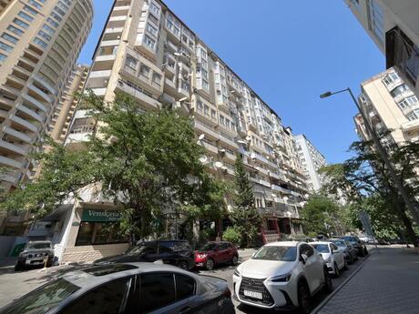 Объявление №6413865 - Баку, м. Низами, 4-комн., 200 м², 10/12 этаж
