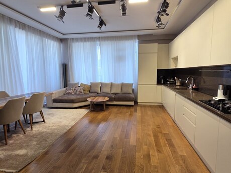 4 otaqlı mənzil, 160 m², Elmlər Akademiyası: 635 000 ₼ 2