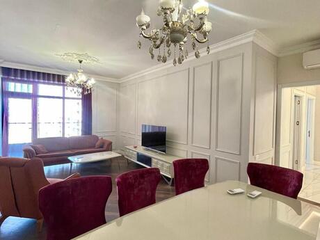 Elan №6413931 - Bakı, 8 Noyabr m., 3 otaqlı, 147 m², 24/27 mərtəbə