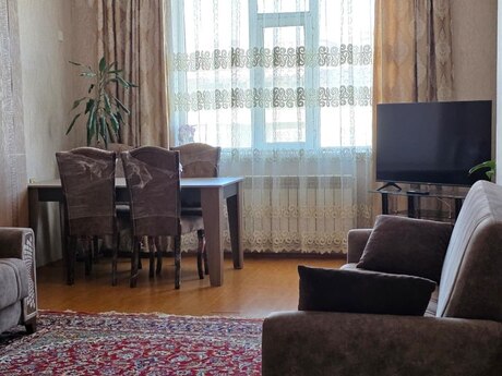 Kirayə 2 otaqlı mənzil, 95 m², İnşaatçılar: 800 ₼/ay 4