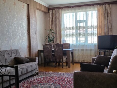Kirayə 2 otaqlı mənzil, 95 m², İnşaatçılar: 800 ₼/ay 2