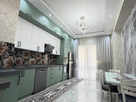 Объявление №5773256 - Баку, пос. Аг шехер, 3-комн., 135 м², 4/6 этаж