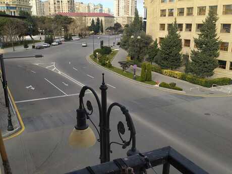 2 otaq · 42 m² · 4/5 mərtəbə, Elmlər Akademiyası