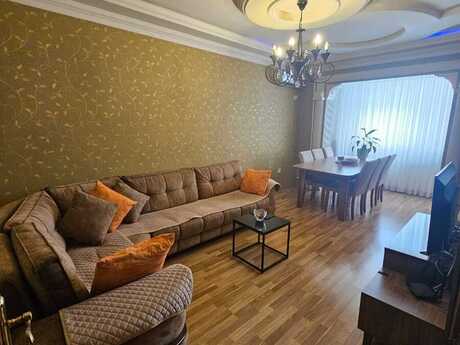 Elan №6414223 - Bakı, Yeni Günəşli q., 3 otaqlı, 80 m², 8/9 mərtəbə
