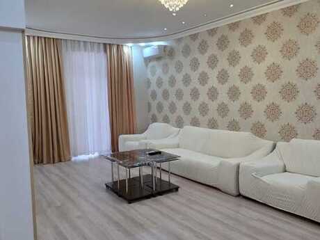 2 otaq · 111 m² · 12/27 mərtəbə, 8 Noyabr