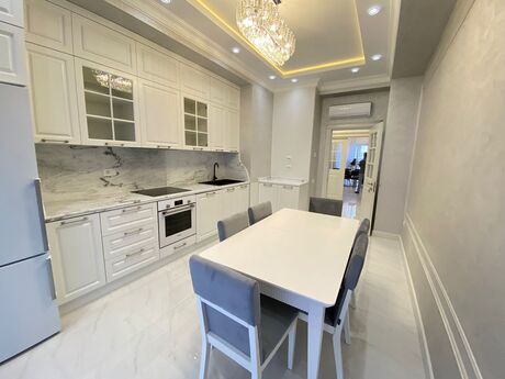 Kirayə 4 otaqlı mənzil, 145 m², Ağ şəhər: 2 500 ₼/ay 5