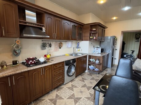 3 rooms · 132 m² · floor 2/12, 20 Yanvar