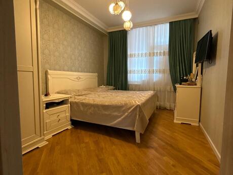 3 otaqlı mənzil, 135 m², İnşaatçılar: 275 000 ₼ 2