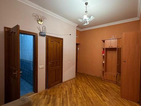Аренда: 2-комнатная квартира, 93 м², Azadlıq Prospekti: 600 ₼/мес 3