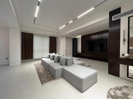 4 otaq · 232 m² · 3/7 mərtəbə, Ağ şəhər