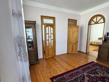 Elan №6414887 - Bakı, Novxanı q., 8 otaqlı, 220 m²