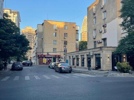 3 otaqlı mənzil, 70 m², Elmlər Akademiyası: 220 000 ₼ 2