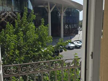 Elan №6414942 - Bakı, 28 May m., 2 otaqlı, 100 m², 2/3 mərtəbə