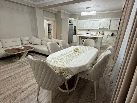 Kirayə 4 otaqlı mənzil, 160 m², Ağ şəhər: 3 500 ₼/ay 5