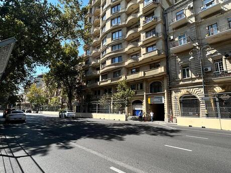 4-room apartment, 152 m², 28 May: 690 000 ₼ 3