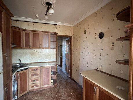 3-room apartment for rent, 100 m², Yasamal: 700 ₼/mo 3
