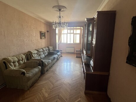 3-room apartment for rent, 100 m², Yasamal: 700 ₼/mo 4