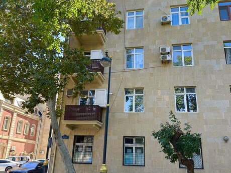 1 rooms · 32 m² · floor 1/6, İçəri Şəhər