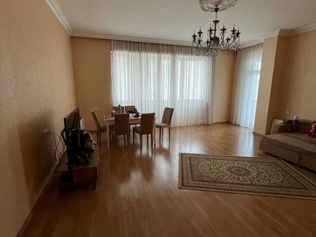 3-room apartment for rent, 135 m², Sahil: 1 500 ₼/mo 4
