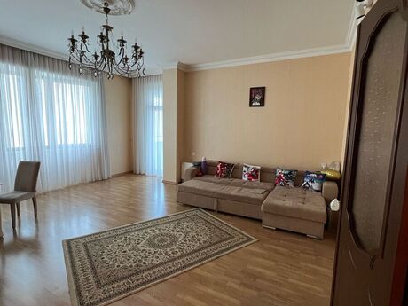 3-room apartment for rent, 135 m², Sahil: 1 500 ₼/mo 5