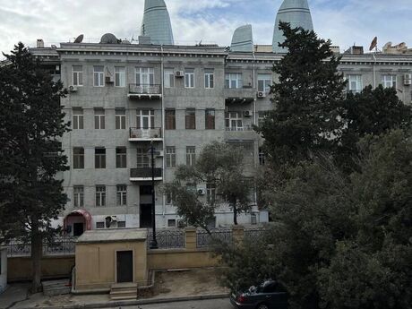 Объявление №6415191 - Баку, м. Ичеришехер, 2-комн., 70 м², 2/5 этаж