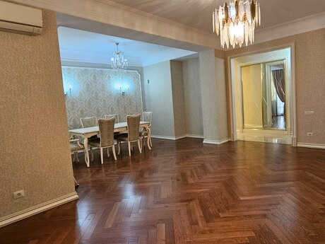 4 otaq · 204 m² · 7/18 mərtəbə, Renessans Palace