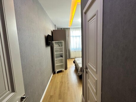 3 otaqlı mənzil, 109 m², 8 Noyabr: 318 000 ₼ 3