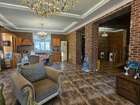5 otaqlı həyət evi, 231 m², Binə: 250 000 ₼ 4
