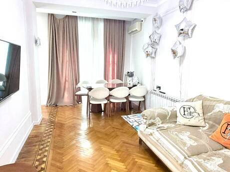 Elan №6415515 - Bakı, Nizami m., 3 otaqlı, 100 m², 2/6 mərtəbə