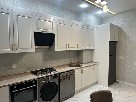 Elan №6415584 - Bakı, Şah İsmayıl Xətai m., 2 otaqlı, 76 m², 10/16 mərtəbə