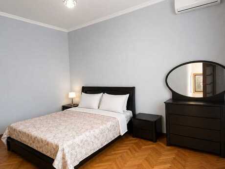 Kirayə 3 otaqlı mənzil, 100 m², İçəri Şəhər: 975 ₼/ay 2