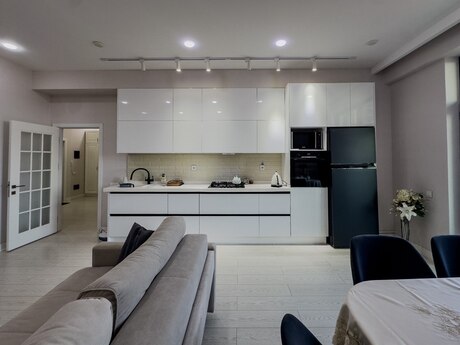 Elan №6415598 - Bakı, Səbail r., 3 otaqlı, 102.5 m², 17/18 mərtəbə