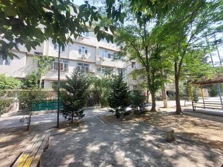 Объявление №6415605 - Баку, м. Нефтчиляр, 2-комн., 50 м², 2/5 этаж