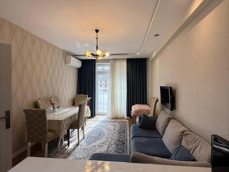 2 otaq · 52 m² · 10/19 mərtəbə, İnşaatçılar