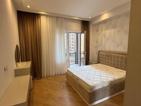3-room apartment for rent, 110 m², Ağ şəhər: 1 800 ₼/mo 5