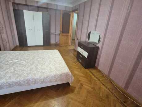 3-room apartment for rent, 120 m², 28 May: 1 100 ₼/mo 3